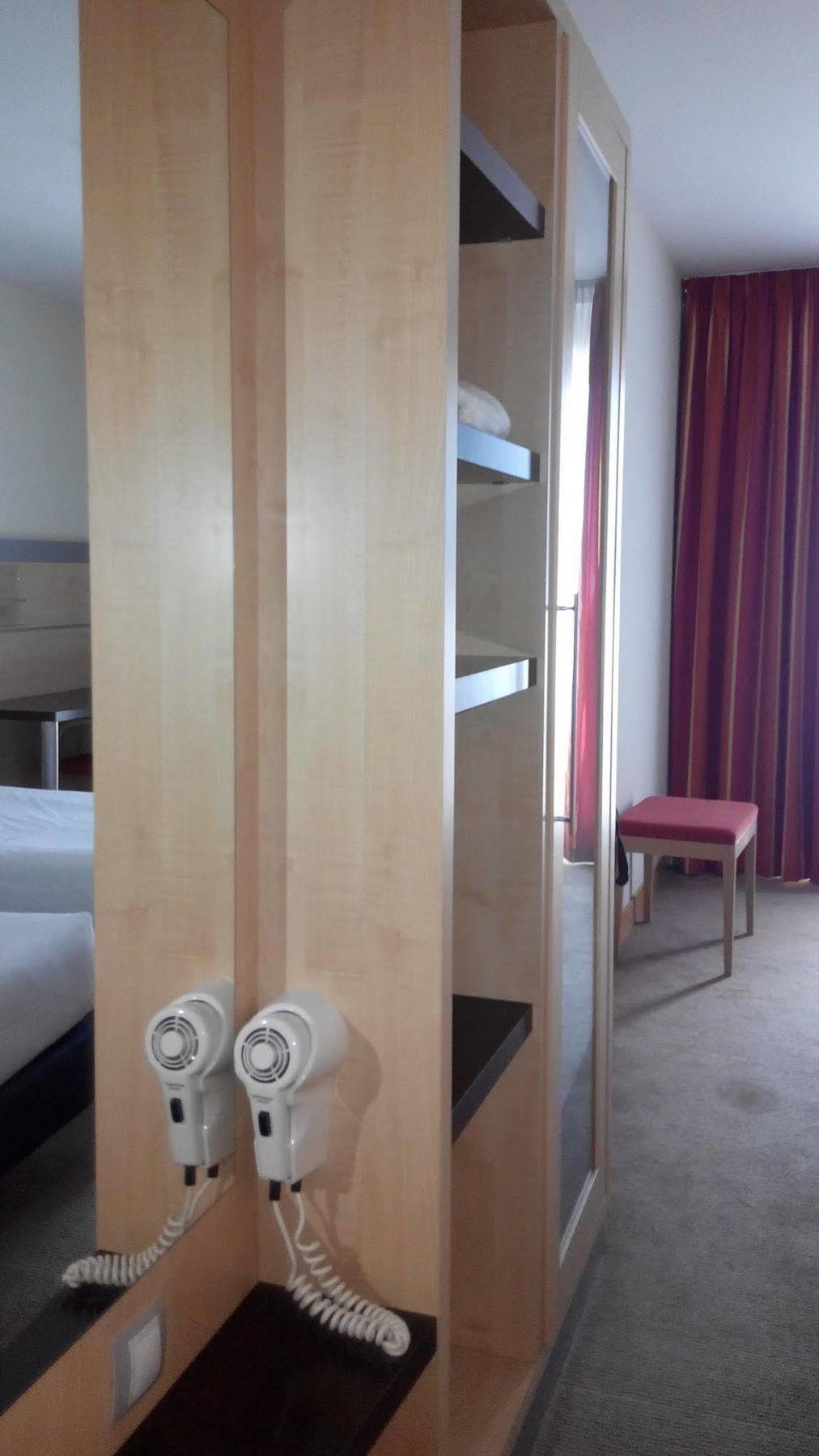 Hotel Girona 3 3*